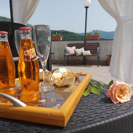 B&B L'Abbraccio Casola di Napoli Εξωτερικό φωτογραφία
